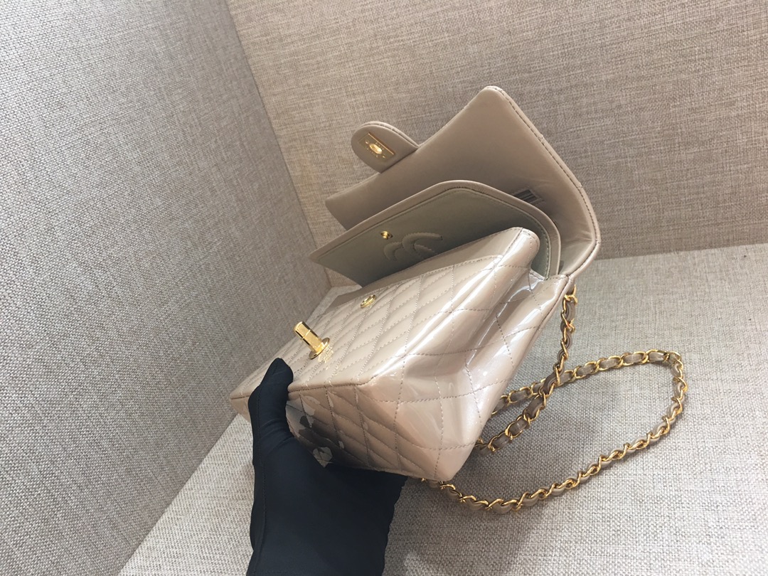 Medium Classic Flap Patent Leather Bag AO1112 Nude/Gold